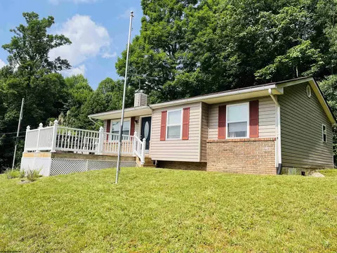 1112 Pratt Hill Rd, Newburg, WV 26410