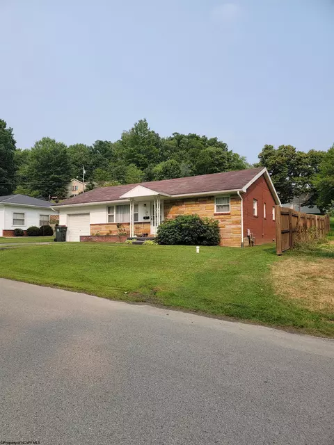 4 Ambrose St, Buckhannon, WV 26201