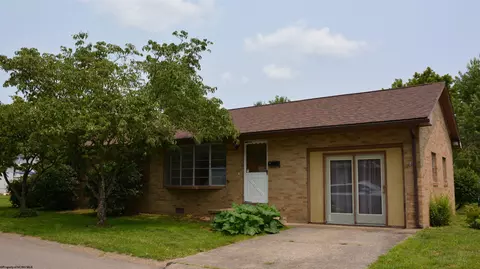 4 Maple St, Buckhannon, WV 26201