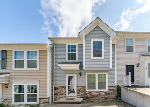 131 Auburn Dr, Morgantown, WV 26501