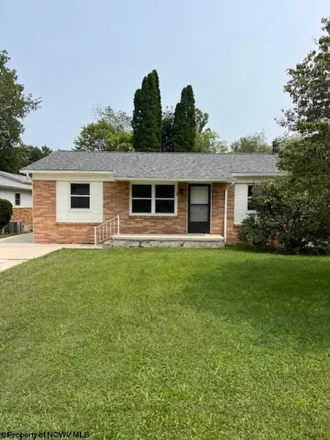 108 Poplar St, Elkins, WV 26241