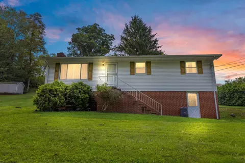 196 Round Table Dr, Clarksburg, WV 26301
