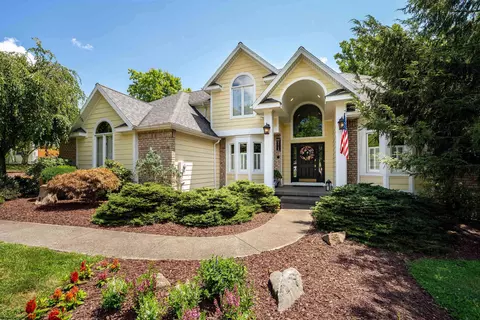 4325 Brettwood Ln, Morgantown, WV 26508
