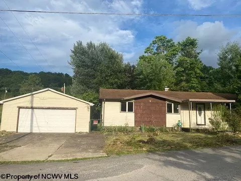 148 Capri Acres, Shinnston, WV 26431
