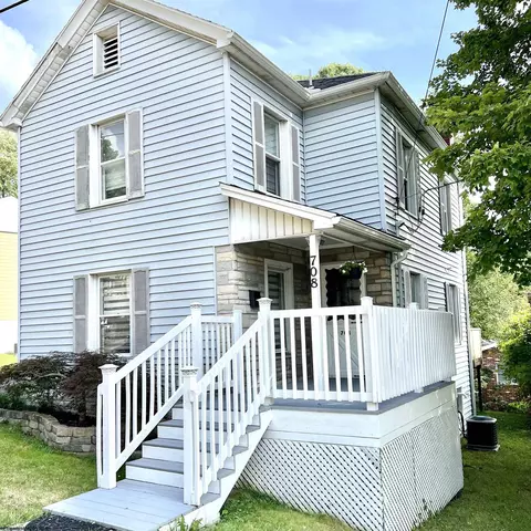 708 Astor Ave, Morgantown, WV 26501
