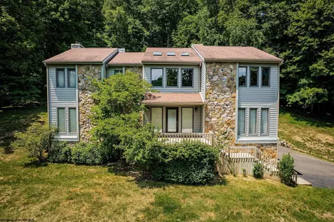 155 Hickory Ridge Rd, Morgantown, WV 26508