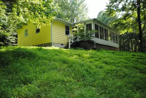 5226 Audra Park Rd, Belington, WV 26250