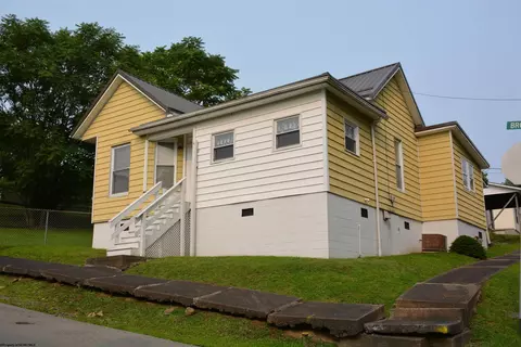 102 Brown Ave, Weston, WV 26452