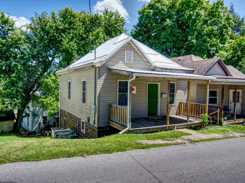 1105 Lowell St, Fairmont, WV 26554
