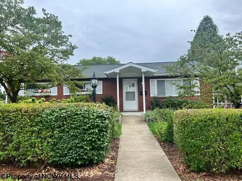 562 Aspen St, Morgantown, WV 26505