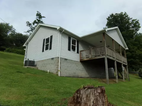 195 Third St, Belington, WV 26250