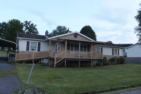 34 Rolling Acres Dr, Cowen, WV 26206
