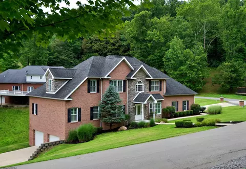 301 Diamond Cove Rd, Bridgeport, WV 26330