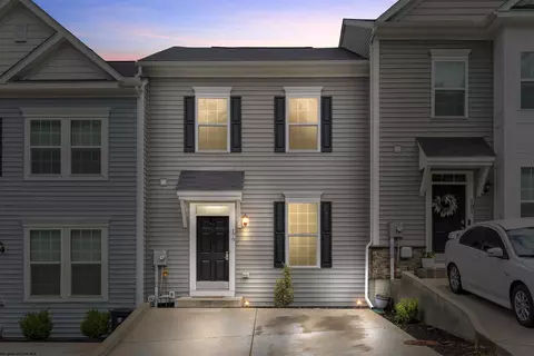 179 Falling Leaf Ln, Morgantown, WV 26501