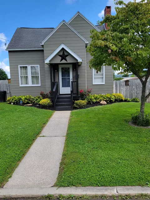 109 Ward Ave, Elkins, WV 26241