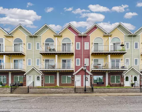 388 Frontier Ave, Morgantown, WV 26505