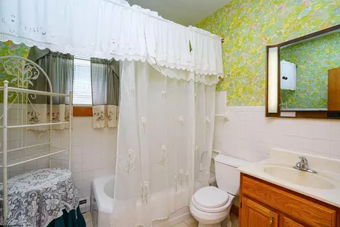 210 Jefferson St, Mannington, WV 26582 photo 10