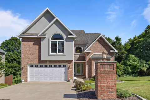 1004 Lucas Dr, Morgantown, WV 26505