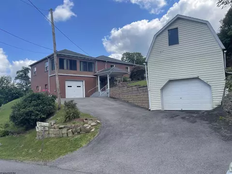 1871 Owens Ave, Fairmont, WV 26554