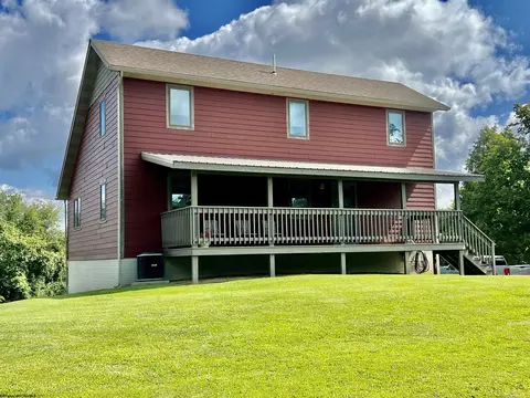 5637 Beverly Pike, Grafton, WV 26354