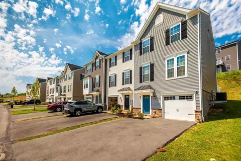 223 Stonehurst Dr, Morgantown, WV 26501