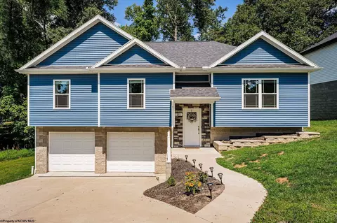 111 Holly St, Fairmont, WV 26554