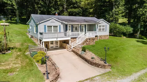 245 Waterhouse Rd, Fairmont, WV 26554