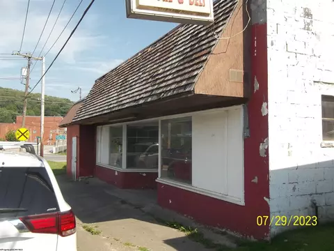 19 Brown Ave, Belington, WV 26250