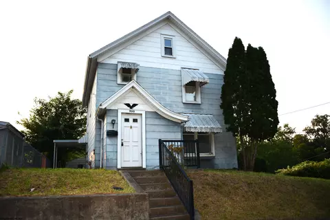 300 Wood St, Sistersville, WV 26175