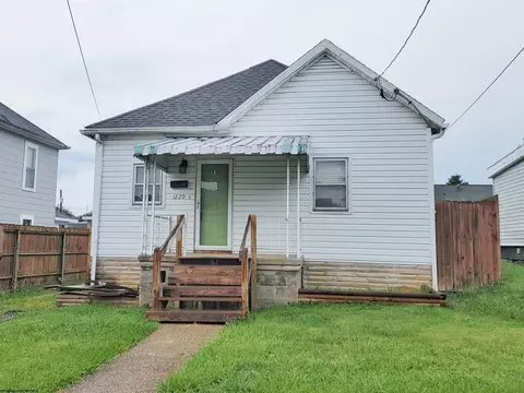 1220 N 15th St, Clarksburg, WV 26301
