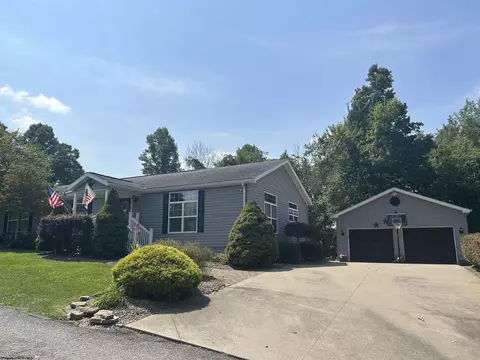 102 Valley View Ln, Fairmont, WV 26554