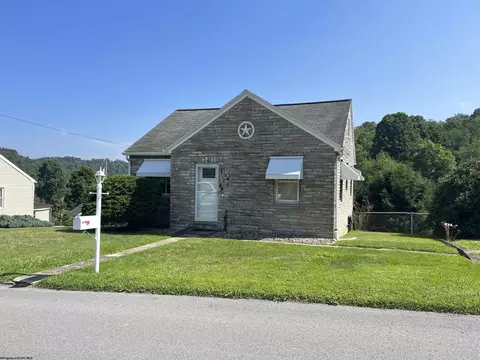 88 Second St, Shinnston, WV 26431