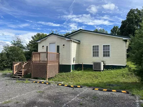 3241 Smithtown Rd, Morgantown, WV 26508