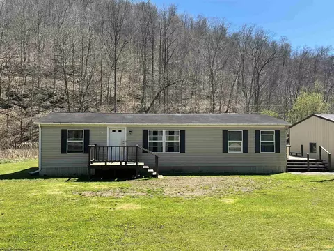 660 Wallace Rd, Wallace, WV 26448