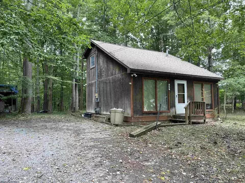 56 Thomas Dr, Kingwood, WV 26537