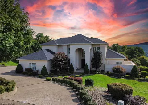 7406 Scottsdale Dr, Fairmont, WV 26554