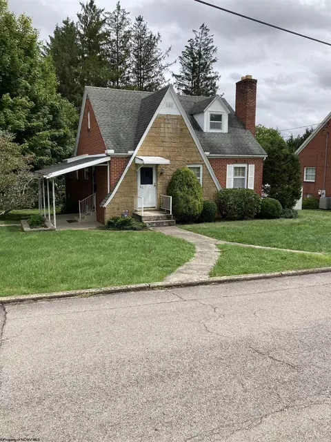 86 Elm St, Buckhannon, WV 26201