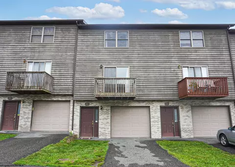 11 Silver Creek Dr, Morgantown, WV 26505