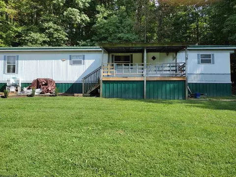 6276 N Mountaineer Hwy, Newburg, WV 26410