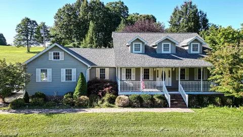 14 Rolling Meadows Dr, Flemington, WV 26347