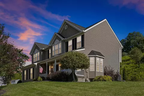16 Emerald Dr, Bridgeport, WV 26330