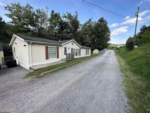 89 Valley Way, Bridgeport, WV 26330