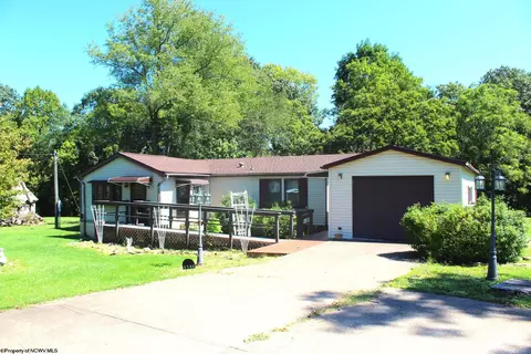 4586 Pine Bluff Rd, Worthington, WV 26591