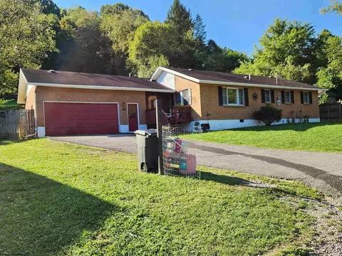 62 Front St, Salem, WV 26426