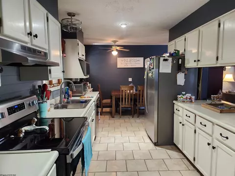 62 Front St, Salem, WV 26426 photo 7