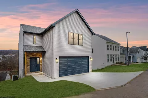 132 Brookdale Dr, Morgantown, WV 26508