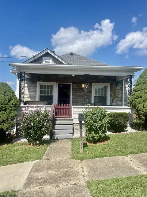 401 Ohio Ave, Nutter Fort, WV 26301