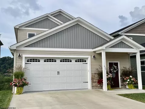 423 Kings Point Ln, Morgantown, WV 26508