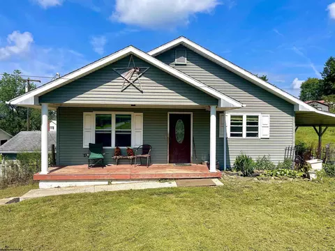 400 W High St, Terra Alta, WV 26764