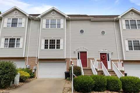 116 New Castle Dr, Morgantown, WV 26508